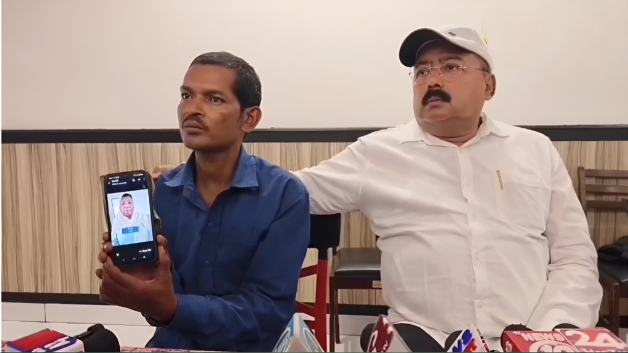২৪ বছর পর ফিরে এলেন 'মৃত' মা! শ্রাদ্ধ-শান্তি সেরে ফেলা হয়েছিল, কিন্তু হঠাৎ...