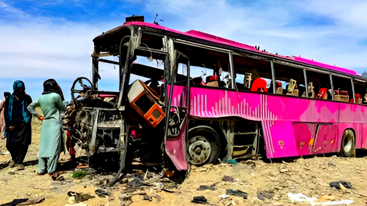 বালুচিস্তানে রক্তাক্ত সকাল, স্কুলবাসে বিস্ফোরণের দায় ভারতের ঘাড়ে! ভারত যা বলল, শুনে চমকে গেল সকলে