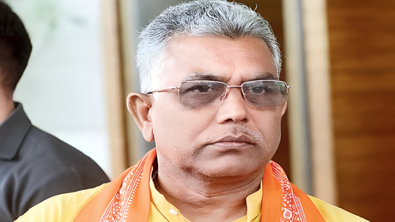 'আইন শৃঙ্খলা রাস্তায় শুয়ে পড়েছে', মালদা গুলিকাণ্ডে কটাক্ষের ঝড় তুললেন দিলীপ ঘোষ