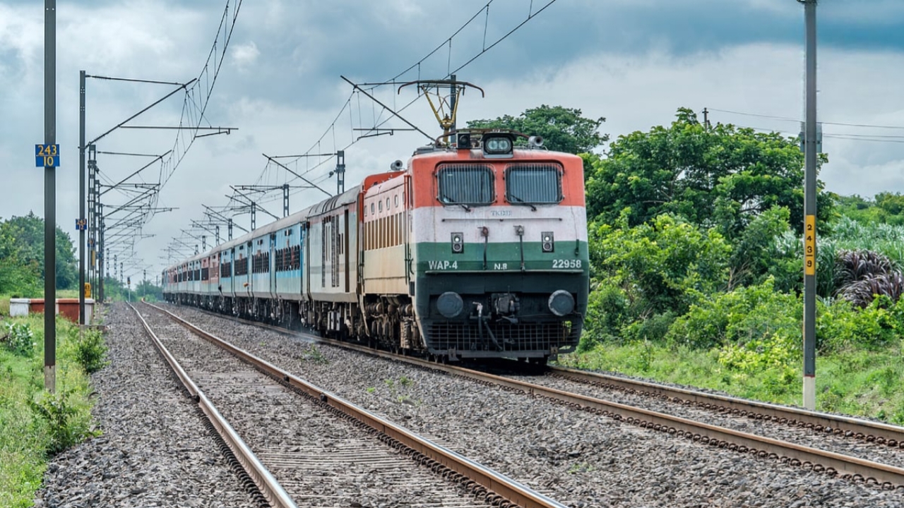 Indian Railway : অবশেষে চালু হচ্ছে জলপাইগুড়ি-শিয়ালদহ সরাসরি ট্রেন! তিন মাসের অপেক্ষার অবসান, জানুন সময়সূচি ও বিস্তারিত