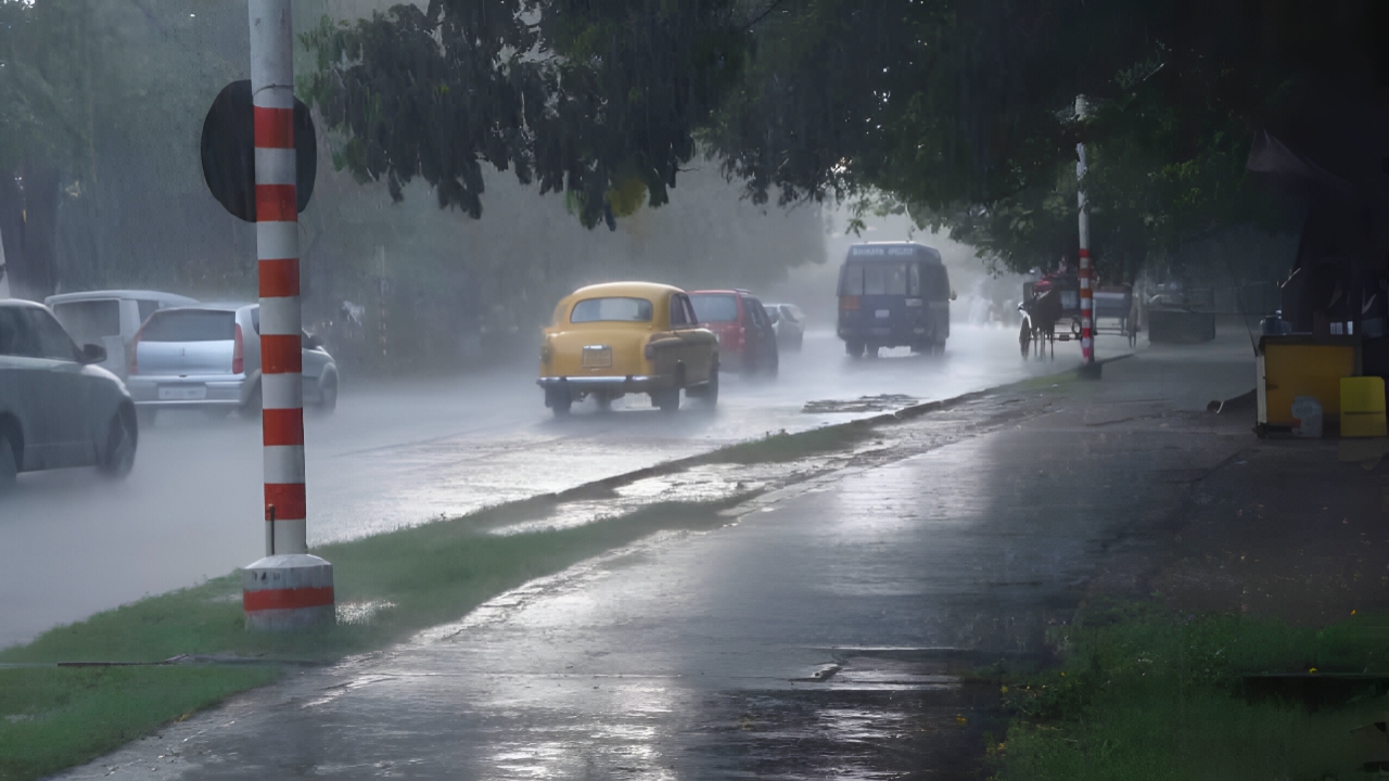 Today's Weather : ১২ জুন কলকাতার আকাশে রহস্য! জানুন আজকের আবহাওয়ার পূর্বাভাস