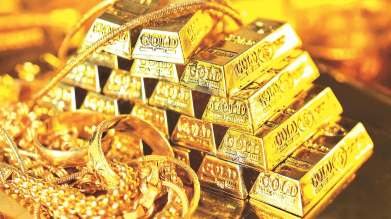 Gold Rate Today : ৯,৯২৮ টাকা ছাড়াল ২৪ ক্যারাট সোনার দাম! কেন এত দাম বাড়ল, বিশেষজ্ঞদের ব্যাখ্যা কী?