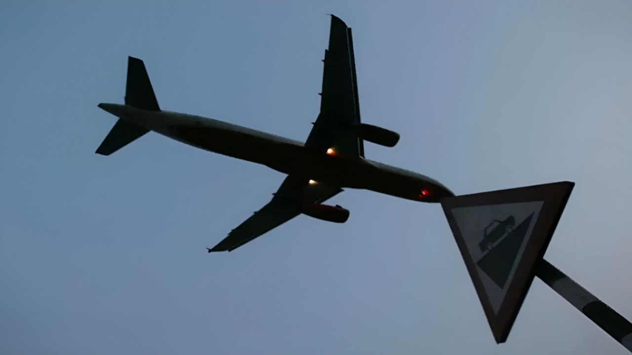 Notam : আকাশপথে তালা! ইরানের নোটামে ধাক্কা ভারতের উড়ানে, মাঝ আকাশ থেকেই ফিরতে হল ফ্লাইট