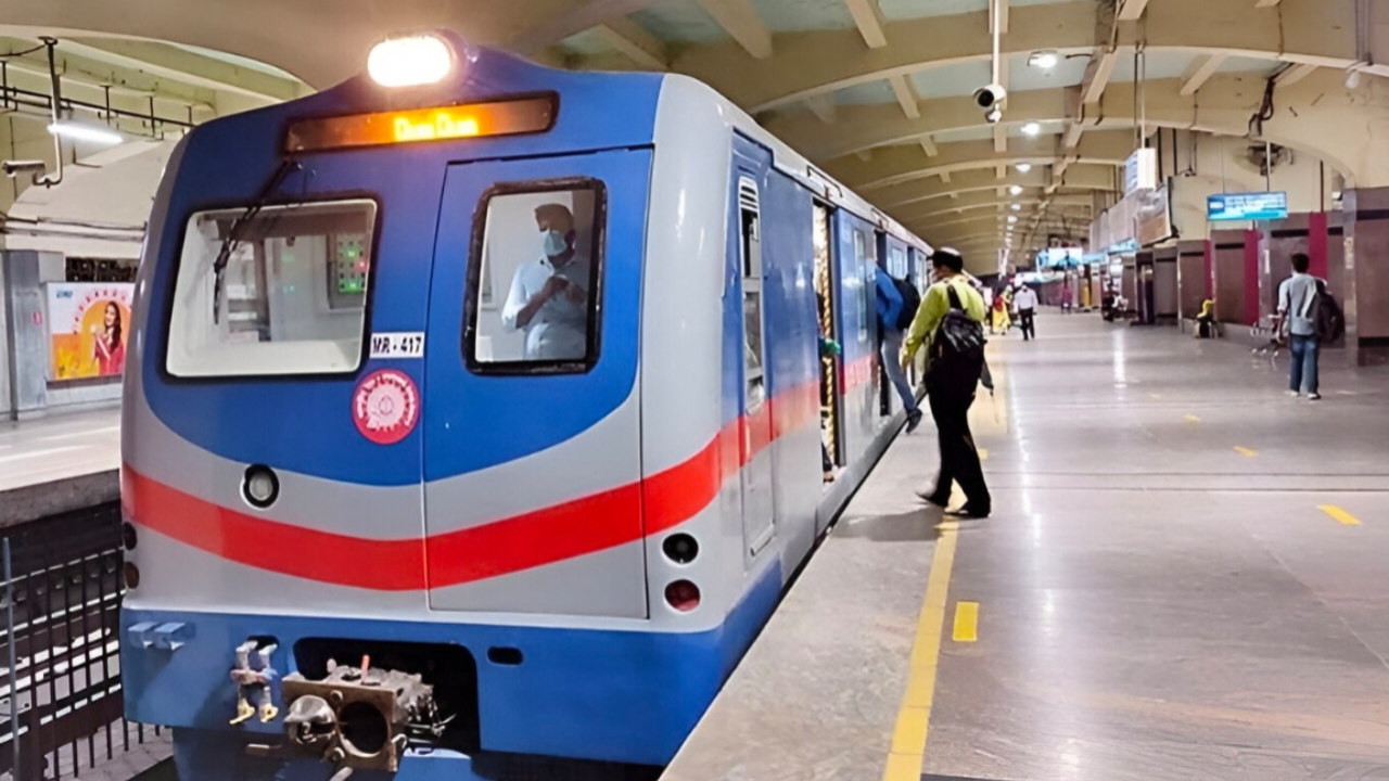 Kolkata Metro : ১৫ দিনে কতজনকে জরিমানা করল মেট্রো? হলুদ রেখা নিয়ে ফের বিতর্ক কলকাতায়