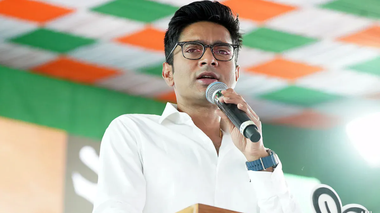 Indian Politics : বিজেপির ‘পঞ্চাশ’-এ কাটা পড়বে কি? ভবিষ্যদ্বাণী অভিষেকের