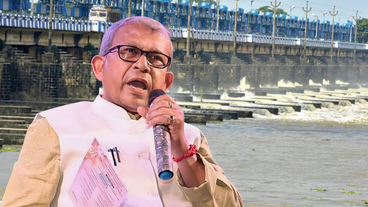‘আমরা অনুরোধ করি, ওরা চুপ থাকে’— দুর্গাপুর ব্যারেজে দাঁড়িয়ে কেন্দ্রের বিরুদ্ধে সরব রাজ্যের সেচমন্ত্রী